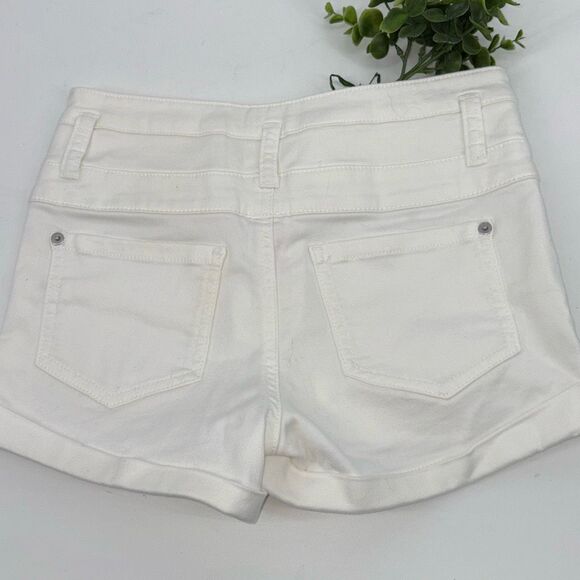 Xhilaration Shorts Women's Size 6 White Mid- Rise Retro Tri-Buttoned Pockets Str - Picture 2 of 9